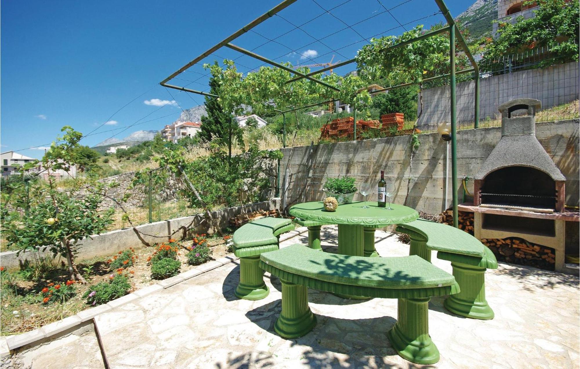 Stunning Apartment In Makarska With Wifi エクステリア 写真